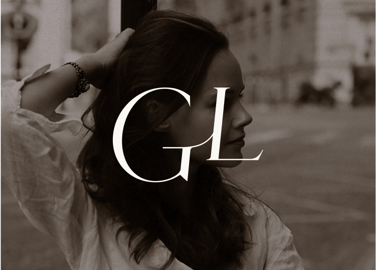 Création d’un portfolio digital épuré pour une violoniste professionnel, mettant en valeur son expérience et son style musical.