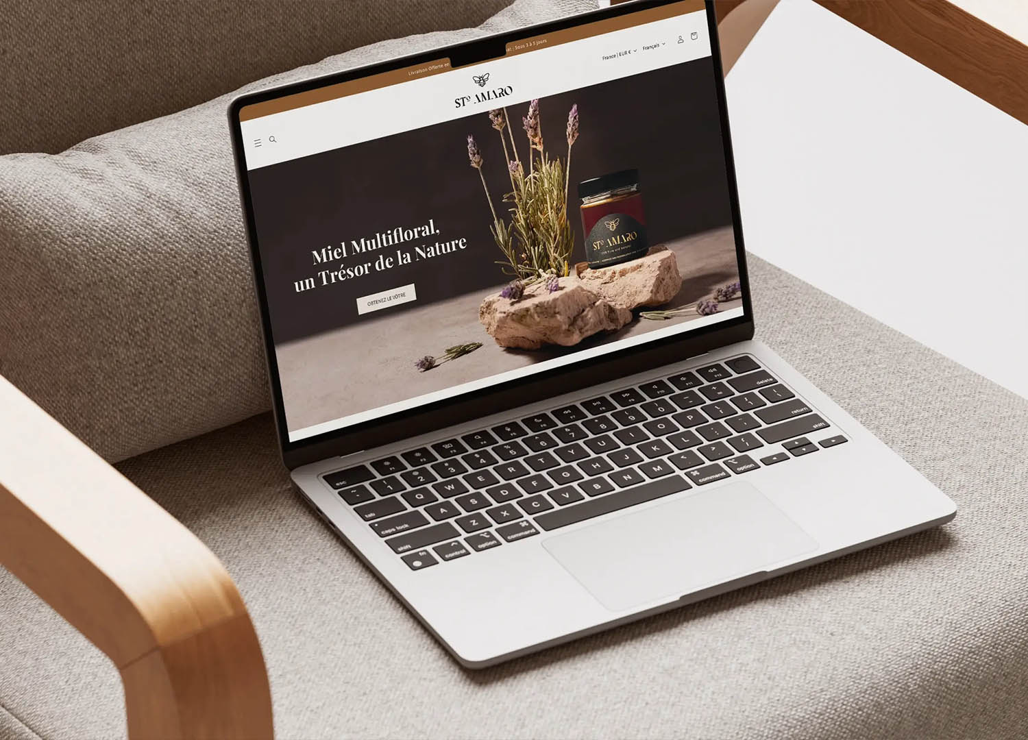 Création d'identité visuelle et Site web de la marque STo AMARO